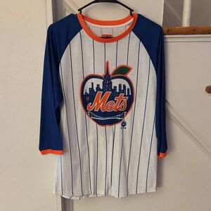 The 7 Line Mets Quarter Sleeve NYC Skyline/Apple shirt